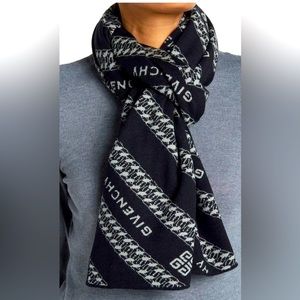 NWT Givenchy Logo Chain Print Wool Scarf